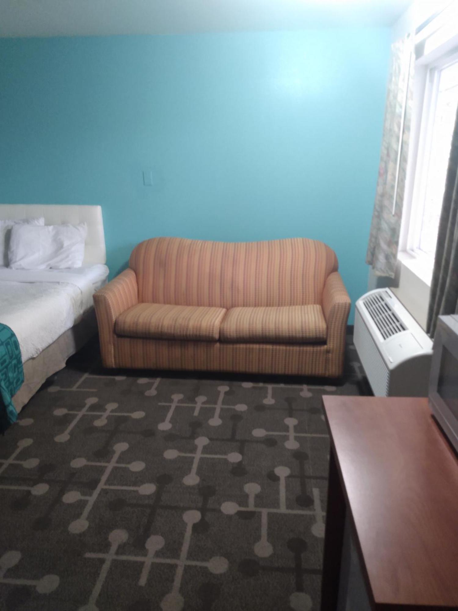 ฮาวเวิร์ด จอห์นสัน บาย วินด์แฮม โรสเบิร์ก Hotel ภายนอก รูปภาพ