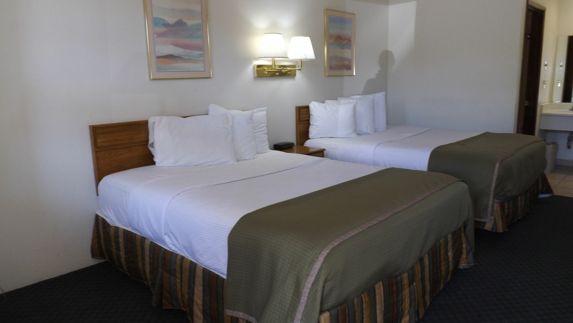 ฮาวเวิร์ด จอห์นสัน บาย วินด์แฮม โรสเบิร์ก Hotel ภายนอก รูปภาพ