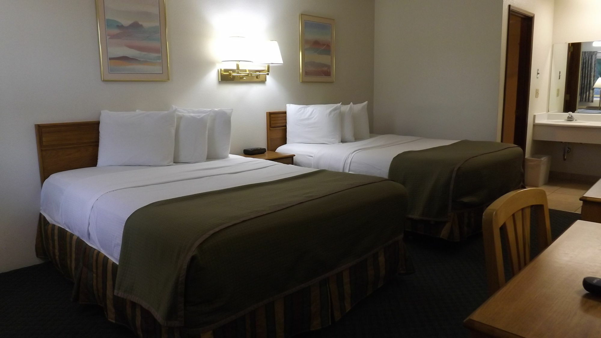 ฮาวเวิร์ด จอห์นสัน บาย วินด์แฮม โรสเบิร์ก Hotel ภายนอก รูปภาพ